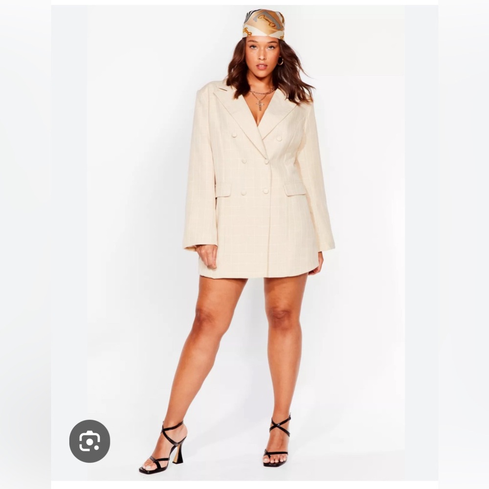 Nasty Gal size 24 NWT Let’s Check it On Blazer Dress in Natural